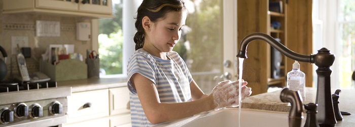 girl_washing_hands_700x250